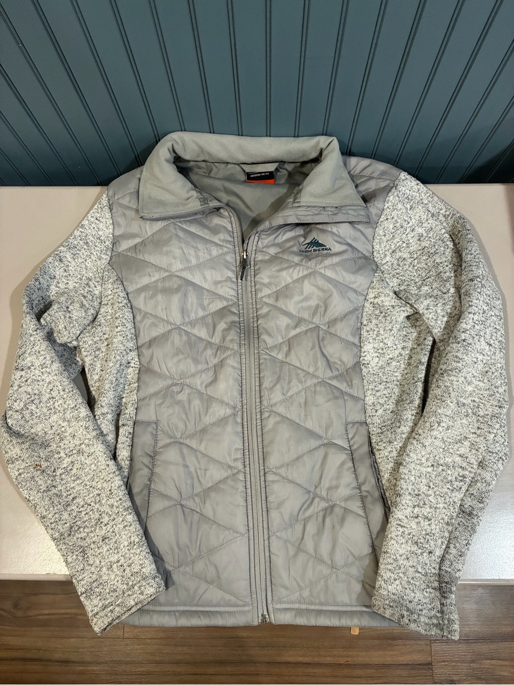 High Sierra Light Gray Quilted Hybrid Puffer Jacket